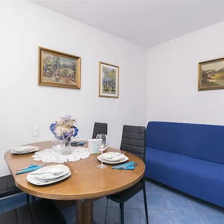 Irena Apartment *