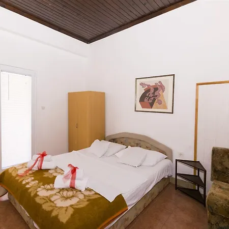 Irena Apartment Tkon